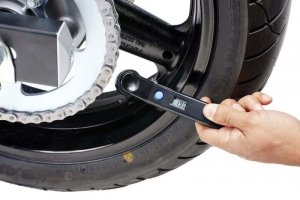 Digitální tlakoměr pneu PUIG černý
